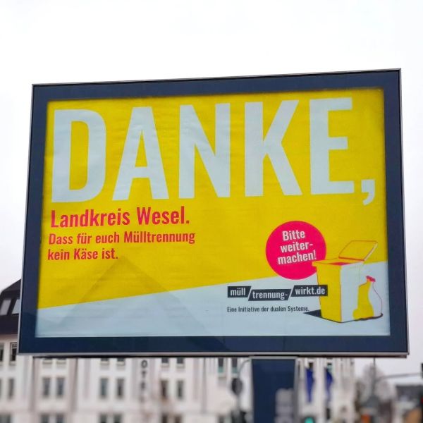 Hey, Kreis-FDP! Alle können Müll trennen, nur Ihr nicht! Man arbeitet nicht mit Rechtsextremen. ... und FDP Moers: Ihr s...